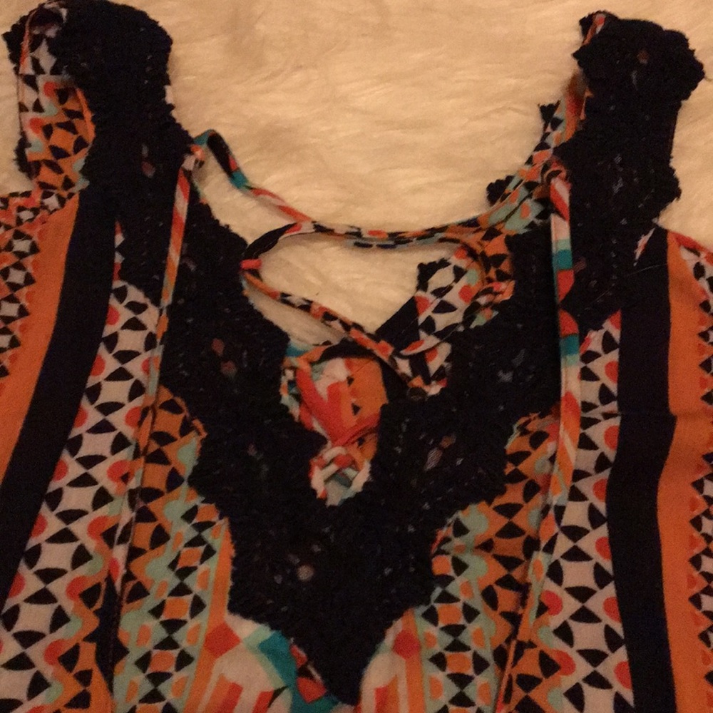 Crown & Ivy 👚 Blouse💜 - Picture 8 of 8